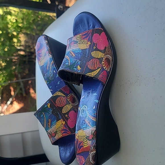 Shoes - Women's Shoes Sz 6 Purple Painted Leather Open Toe Sandals Slides Wedge Tropical